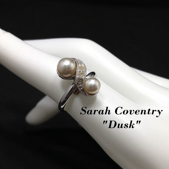 Sarah Coventry "Dawn" Faux Pearl Ring, Silver Tone, 1970s - Picture 1 of 10